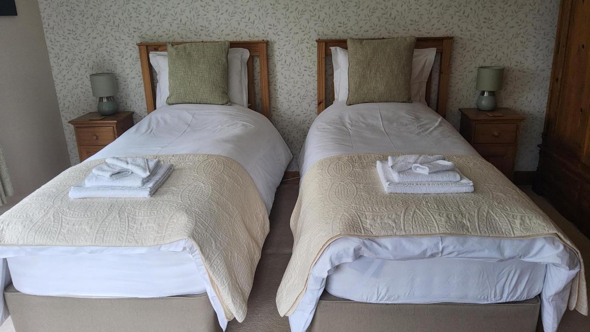 Bed and Breakfast Ha'Penny Acre à Sherfield English Extérieur photo